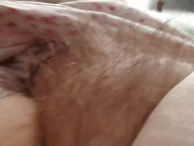 Ze neukt haar kousenbandvrouw en thai pornofilm komt binnen
