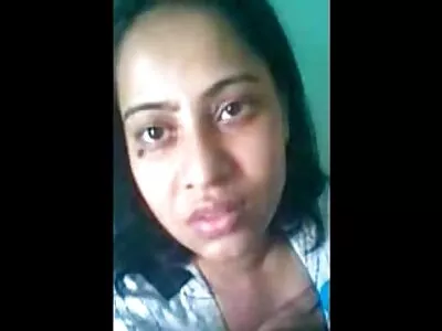 Aan de thai pornofilm tieten van haar vriend zuigen